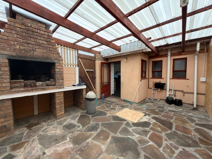 3 Bedroom Property for Sale in Sanddrift Western Cape